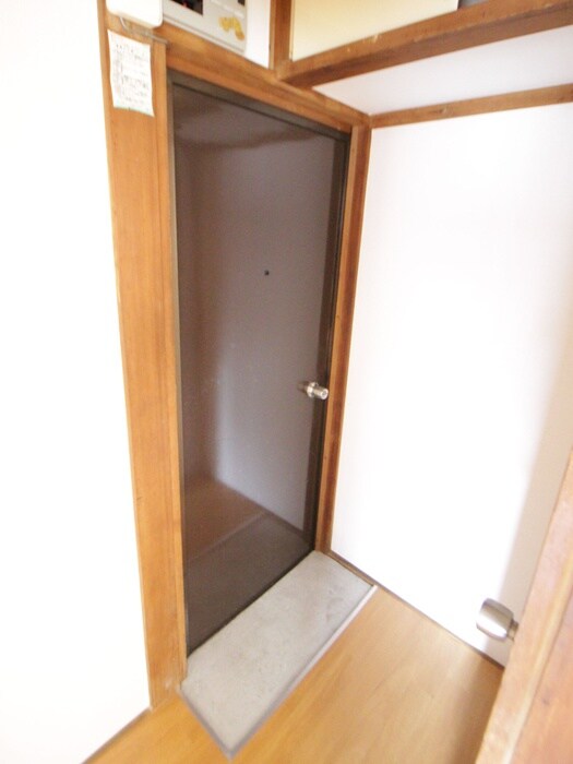物件内観写真16　(玄関)