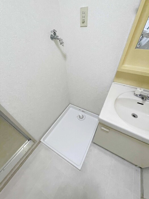 物件内観写真10　(洗濯機置場)