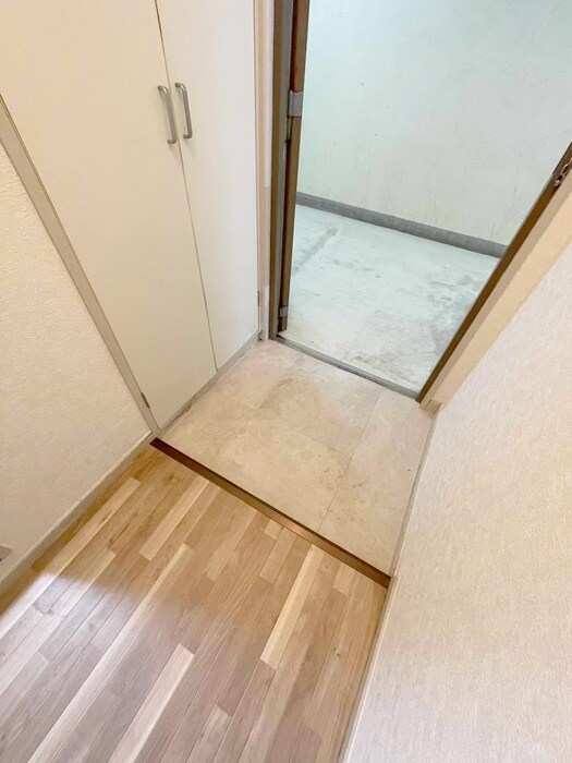 物件内観写真19　(玄関)