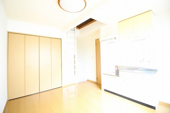 物件内観写真8　(居室)