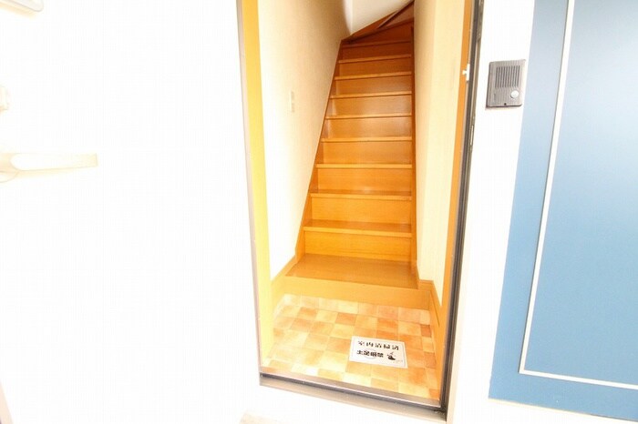 物件内観写真16　(玄関)