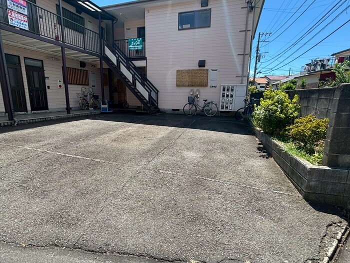 物件外観写真6　(駐車場)
