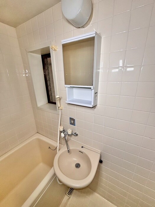 物件内観写真11　(洗面)