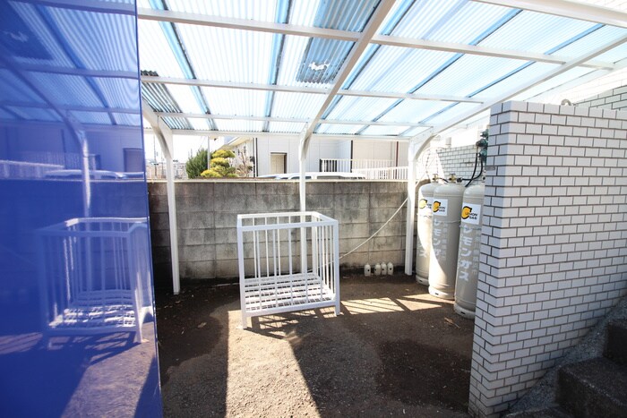 物件外観写真3　(駐輪場)