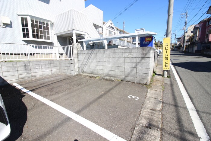 物件外観写真6　(駐車場)