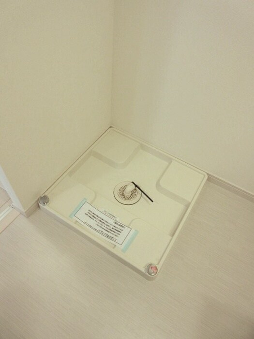 物件内観写真16　(洗濯機置場)