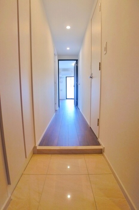 物件内観写真7　(玄関)