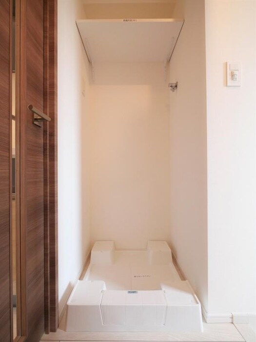 物件内観写真13　(洗濯機置場)