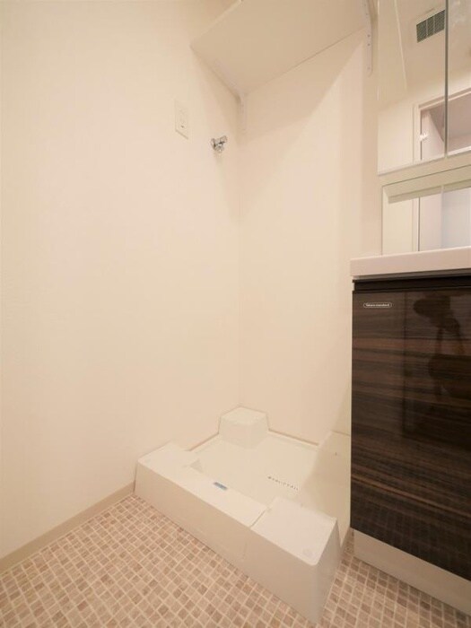 物件内観写真13　(洗濯機置場)