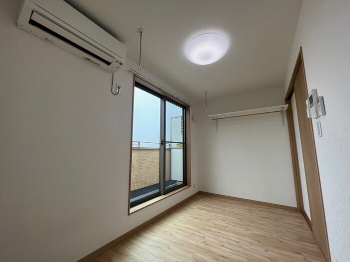 物件内観写真10　(居室)