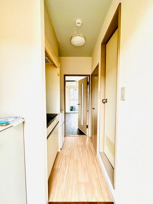 物件内観写真10　(廊下)