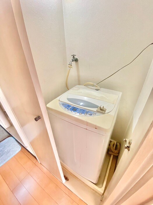 物件内観写真16　(洗濯機置場)