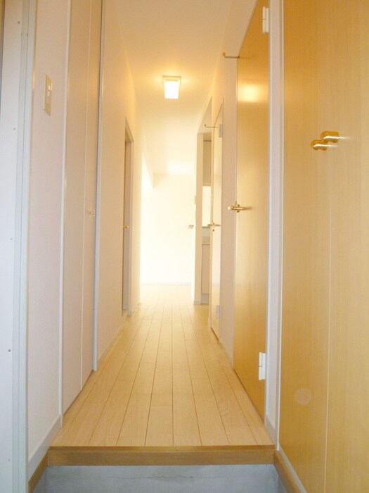 物件内観写真7　(玄関)