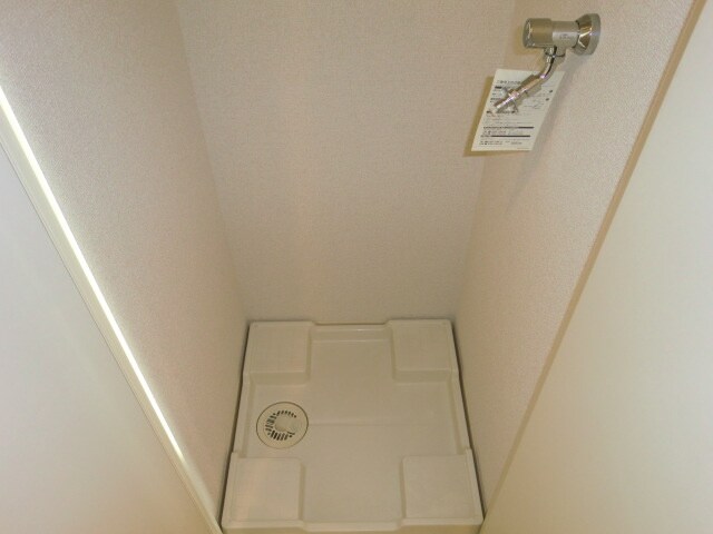 物件内観写真10　(洗濯機置場)