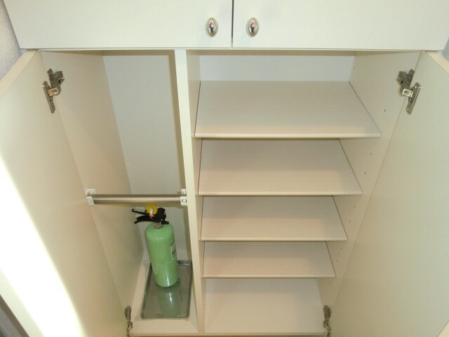 物件内観写真15　(靴箱)