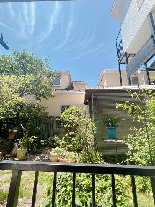 物件内観写真16　(室内からの展望)