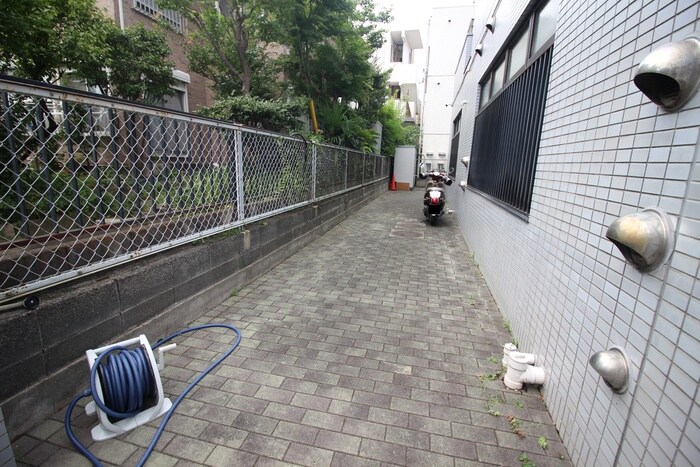 物件外観写真2　(駐輪場)