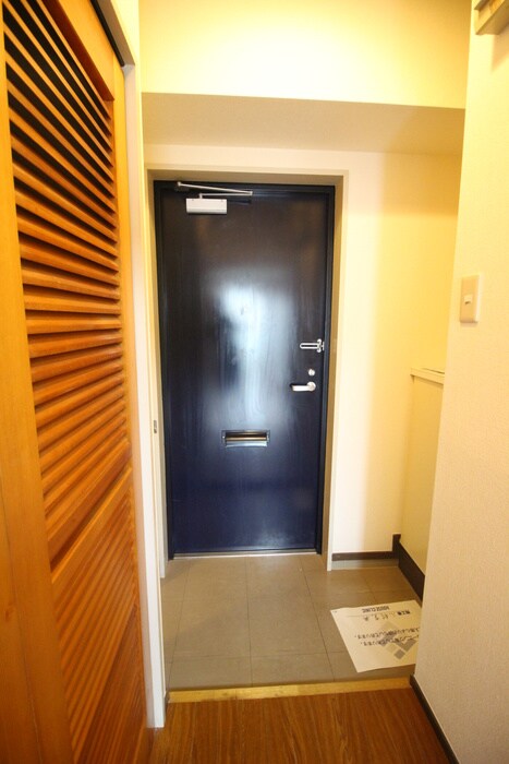 物件内観写真8　(玄関)