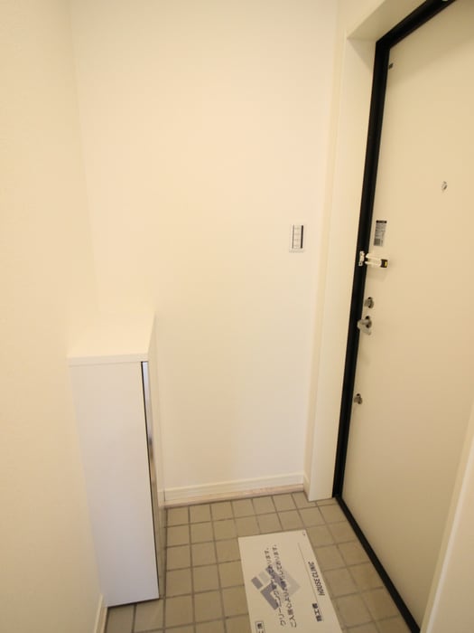 物件内観写真12　(玄関)