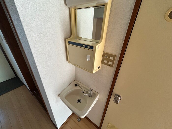 物件内観写真12　(洗面)