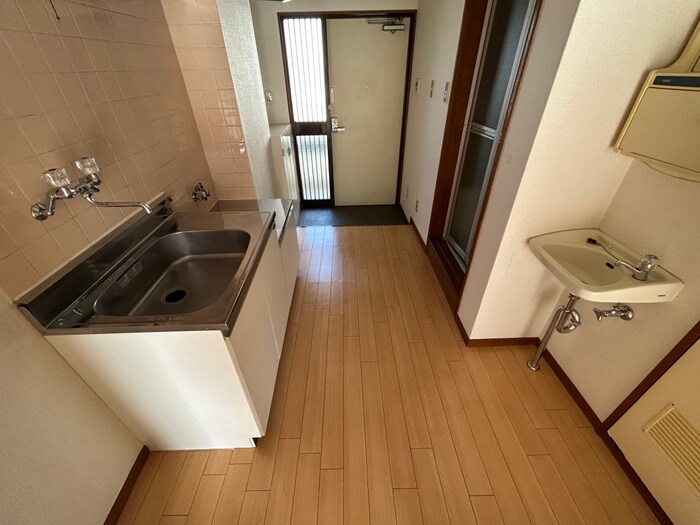 物件内観写真18　(廊下)