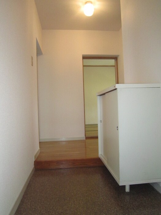 物件内観写真12　(玄関)