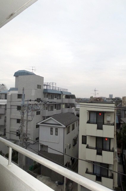 物件内観写真16　(室内からの展望)