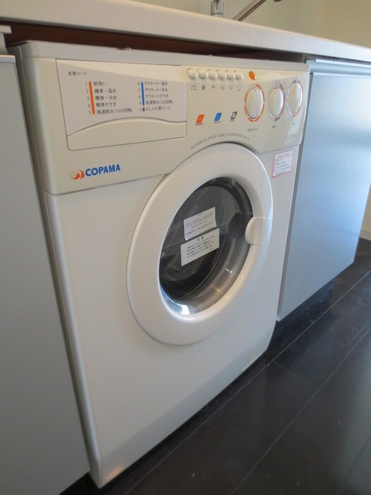 物件内観写真11　(洗濯機置場)