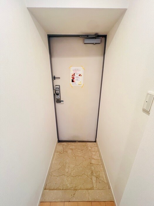 物件内観写真17　(玄関)