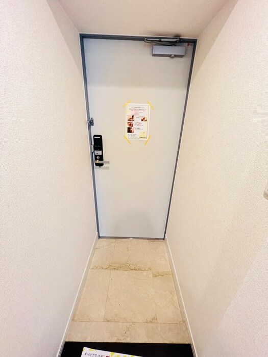 物件内観写真18　(玄関)