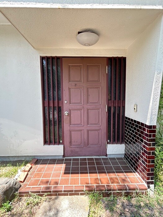 物件外観写真3　(エントランス部分)