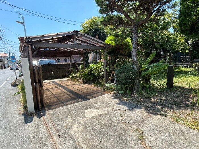 物件外観写真5　(駐車場)