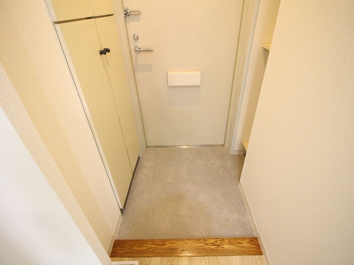 物件内観写真11　(玄関)