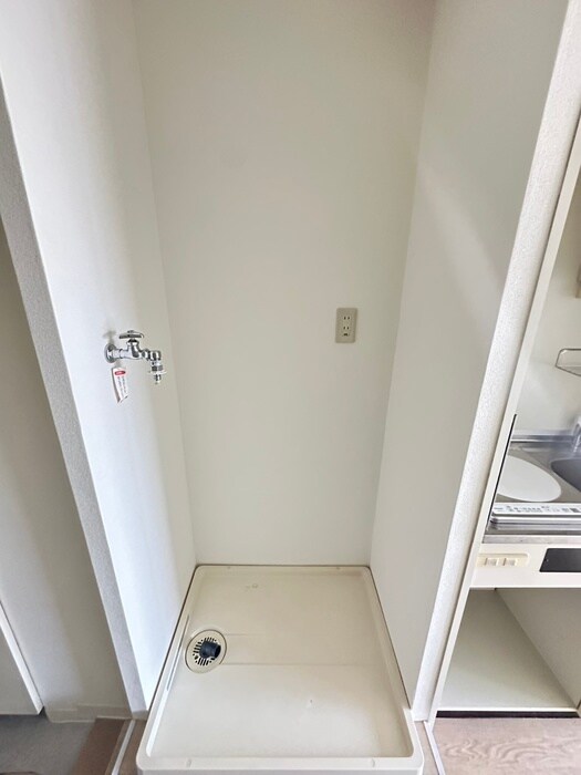 物件内観写真18　(洗濯機置場)