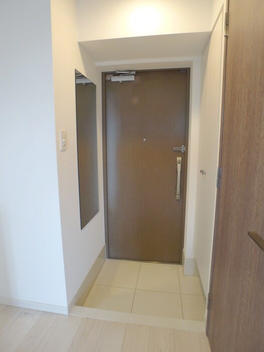 物件内観写真17　(玄関)