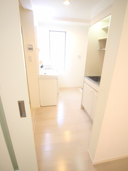 物件内観写真12　(廊下)