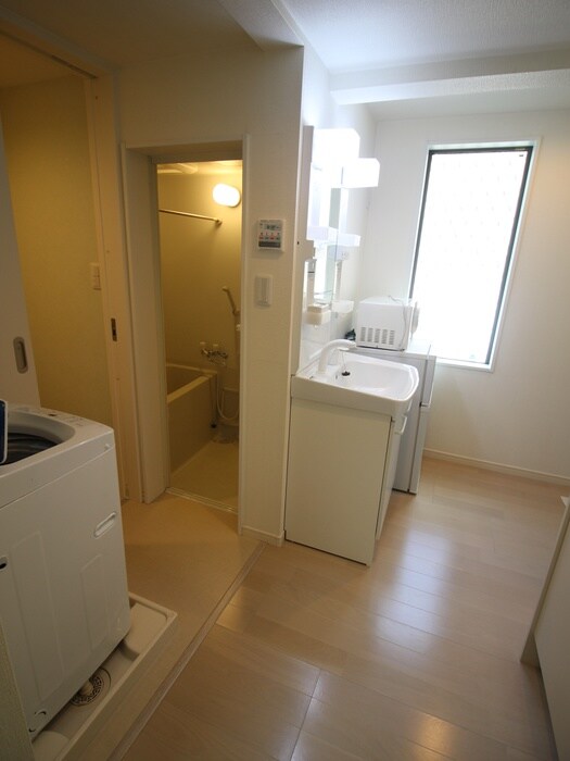 物件内観写真21　(廊下)