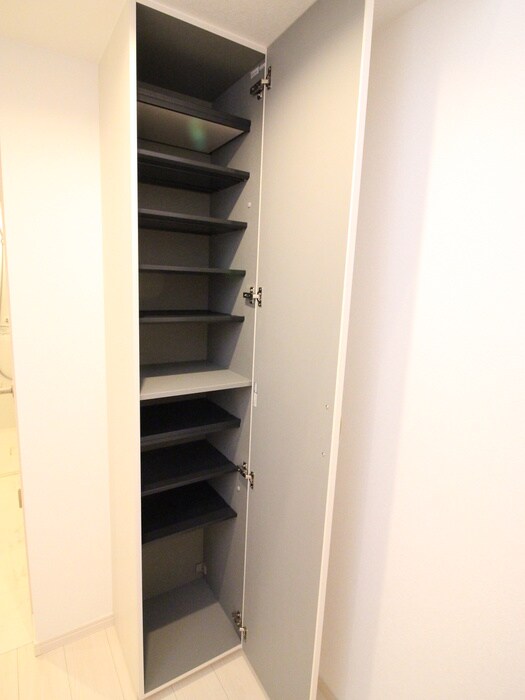 物件内観写真8　(靴箱)