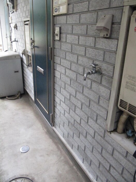 物件内観写真16　(洗濯機置場)