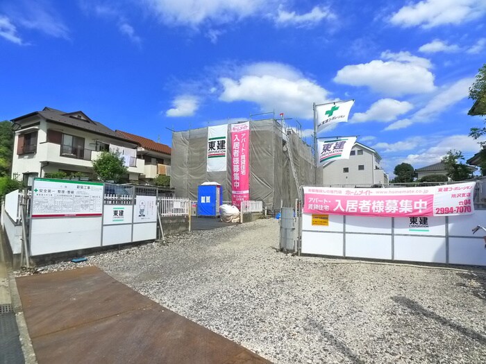 物件外観写真2　(エントランス部分)