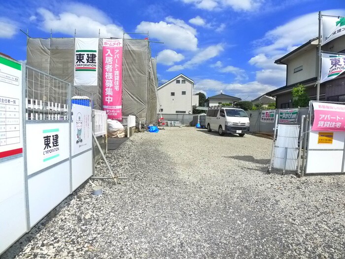 物件外観写真3　(駐車場)