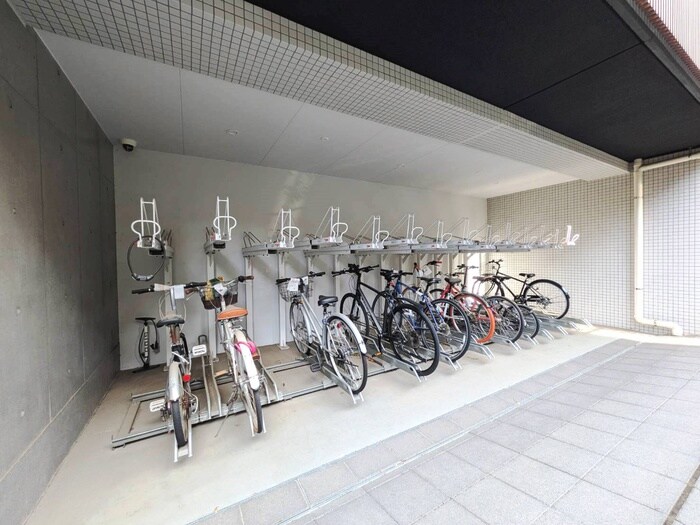 物件外観写真5　(駐輪場)