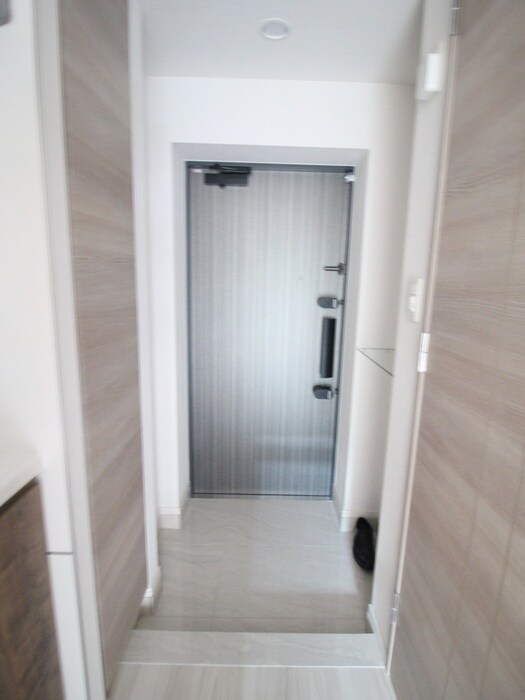 物件内観写真18　(玄関)