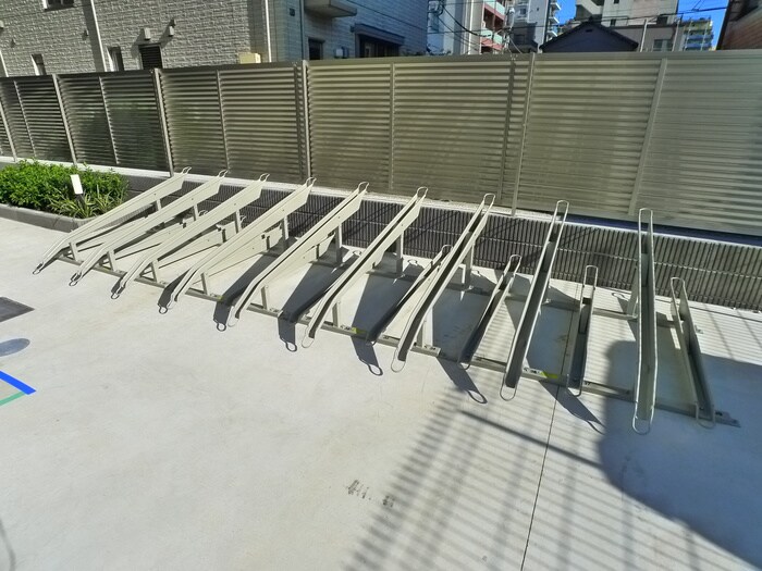 物件外観写真5　(駐輪場)