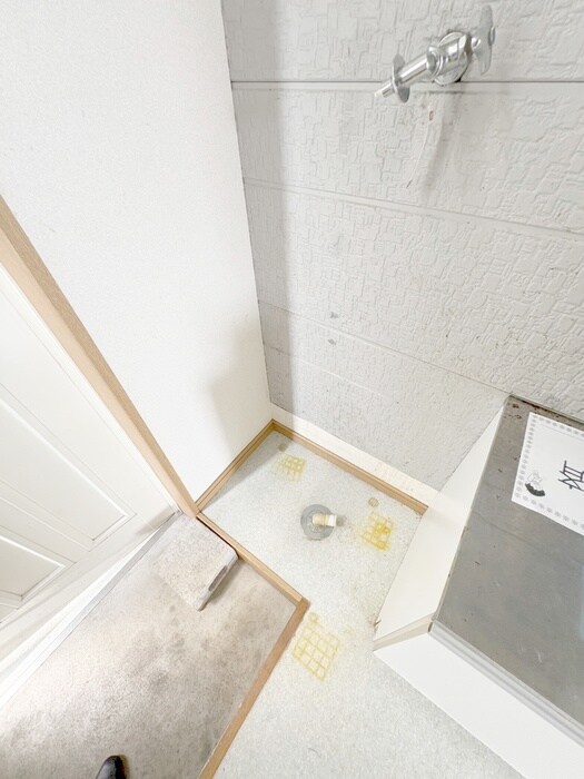 物件内観写真16　(洗濯機置場)