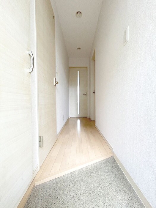 物件内観写真18　(廊下)