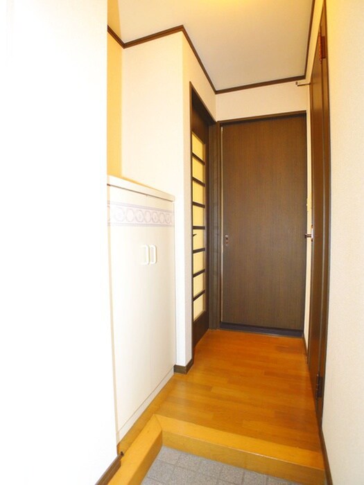 物件内観写真7　(玄関)