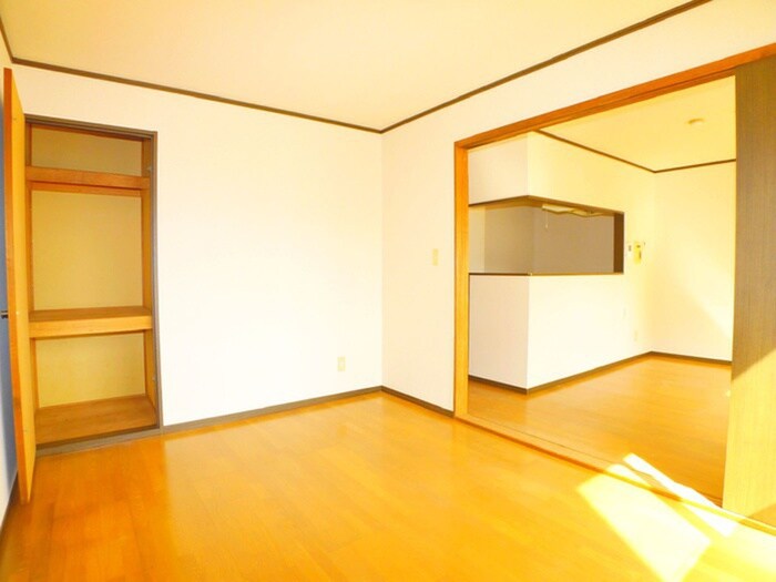 物件内観写真12　(収納)