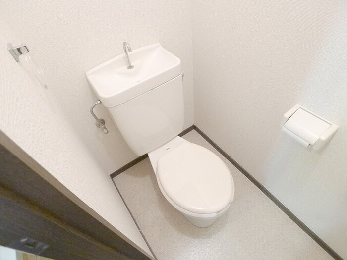 物件内観写真15　(トイレ)