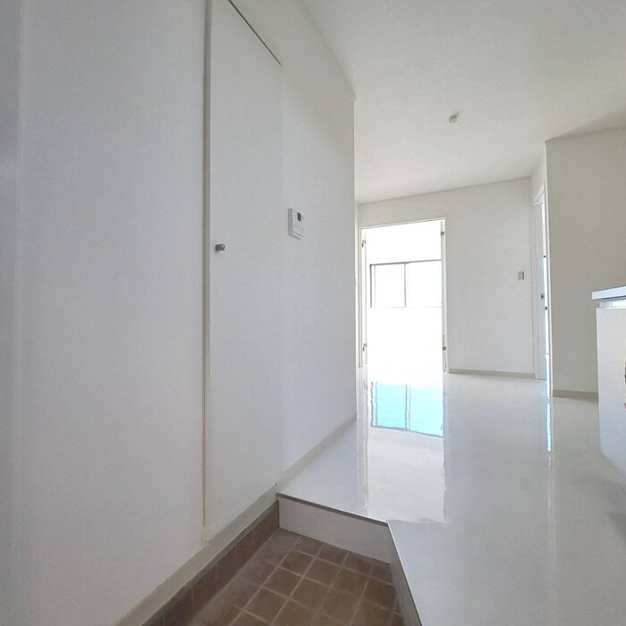 物件内観写真17　(玄関)